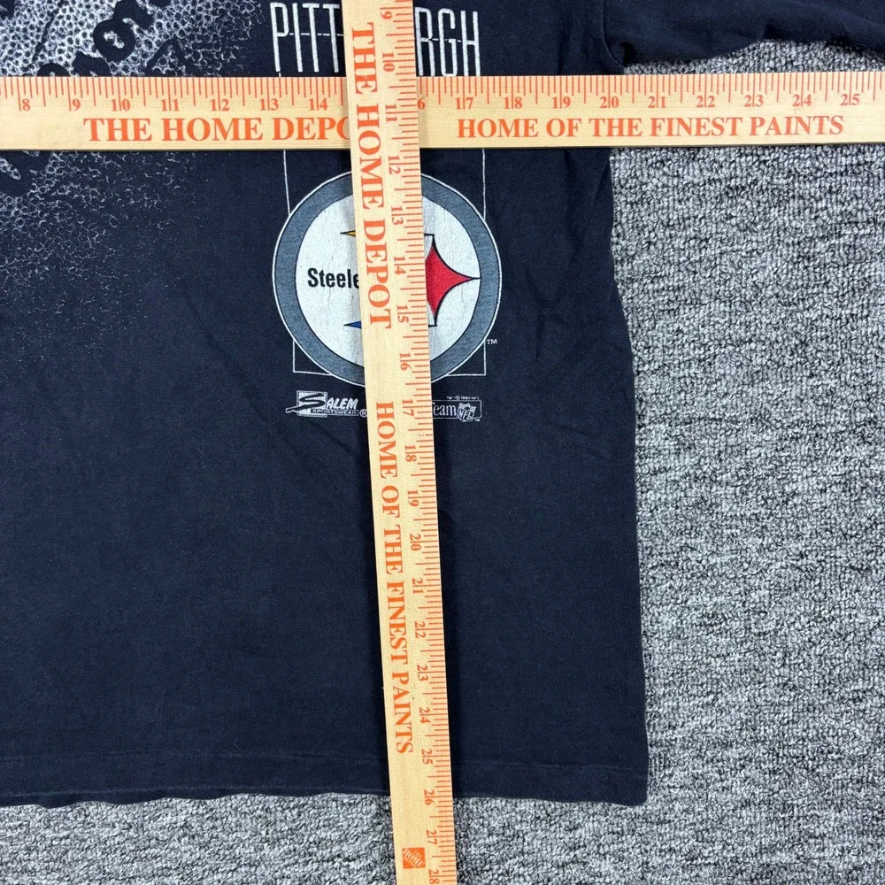 Vintage 90s Salem Sportswear Pittsburgh Steelers Black Graphic T-Shirt Size L/XL